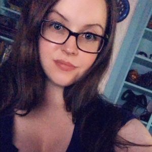 Meet your Posher, Courtney